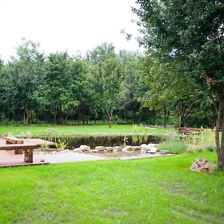 Pajta Apartman Es Vendeghaz Тата Экстерьер фото